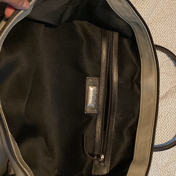 Valentina large leather tote weekender bag - Picture 9 of 11